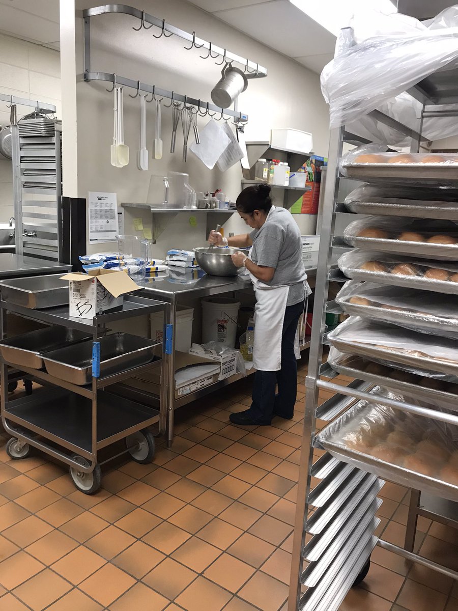 Getting ready for our Thanksgiving meal!  #457BestoftheBest <a href="/USD457Nutrition/">USD 457 Nutrition and Wellness</a>