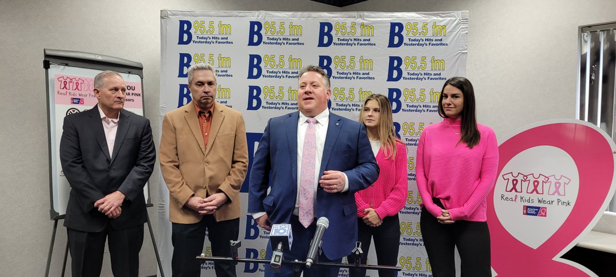 MCCoyCountyExec's tweet photo. Proud to honor my next Citizen of the Month today @B955 - Carli O’Hara - who is only 16 years old &amp; has already had a huge impact on our community. Her REAL KIDS WEAR PINK campaign raised $67,000+ this year alone &amp; has brought in over $250,000 since she started it in 2017.

(1/2) https://t.co/KSc7m2jBrq