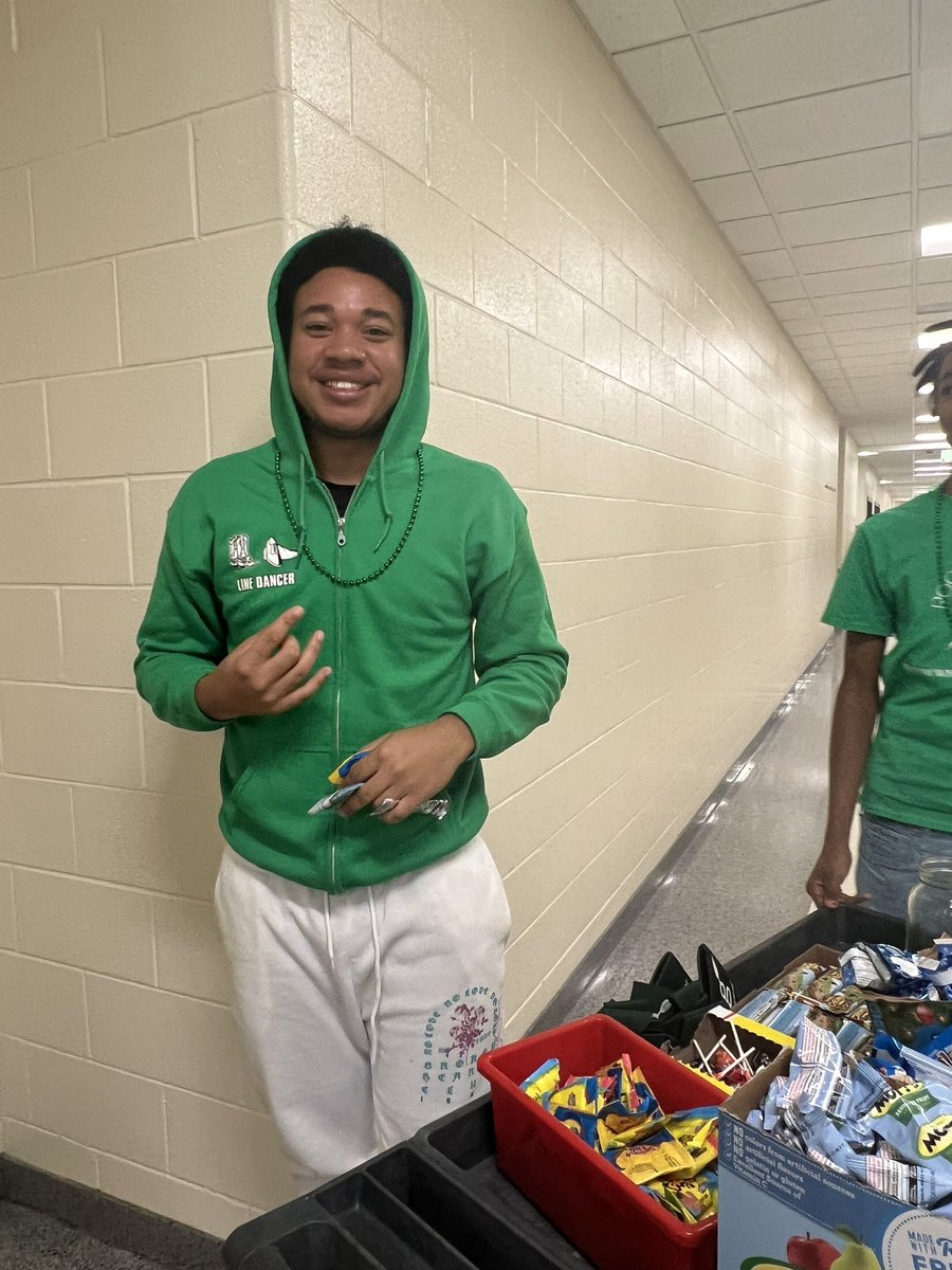 Roots & Wings tweet media