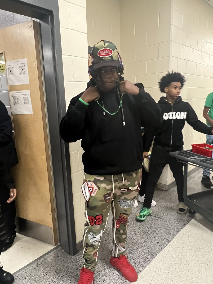 Roots & Wings tweet media