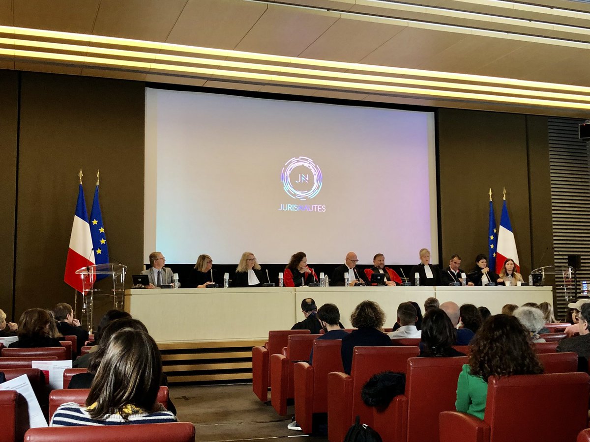#Prospective #Spatial 🛸
Le procès de la colonisation spatiale organisé par l’asso des Jurisnautes 
"Nous sommes en novembre 2090
Le réchauffement climatique, la multiplication de tensions géopolitiques ..." tel est le début du scénario de ce procès fictif
jurisnautes.net/proces/le-proc…