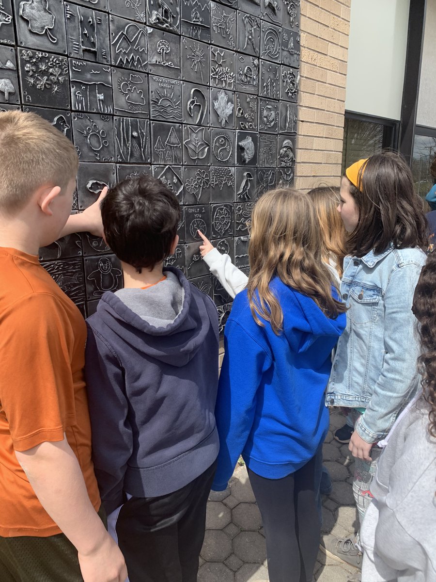 Today's #GivingTuesday2022 lookback is the <a href="/Timberlane_HV/">TMS-Hopewell Valley</a> mural by 6th graders who made designs w/ sand relief molds and  worked w/ <a href="/JohnsonAtelier/">Johnson Atelier</a> to cast in aluminum. Support creative, innovative <a href="/HVRSD/">Hopewell Valley RSD - Official Account</a> projects thru the Power of 100 campaign: facebook.com/donate/8147212…