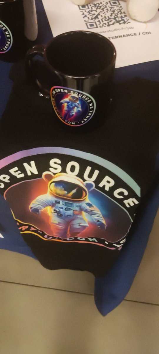 UnCodeurFou's tweet image. Merci @_BearStudio &amp;amp; @StartUI_ pour les goodies 😍 !!
#BearStudioSwag #Codeurs2022