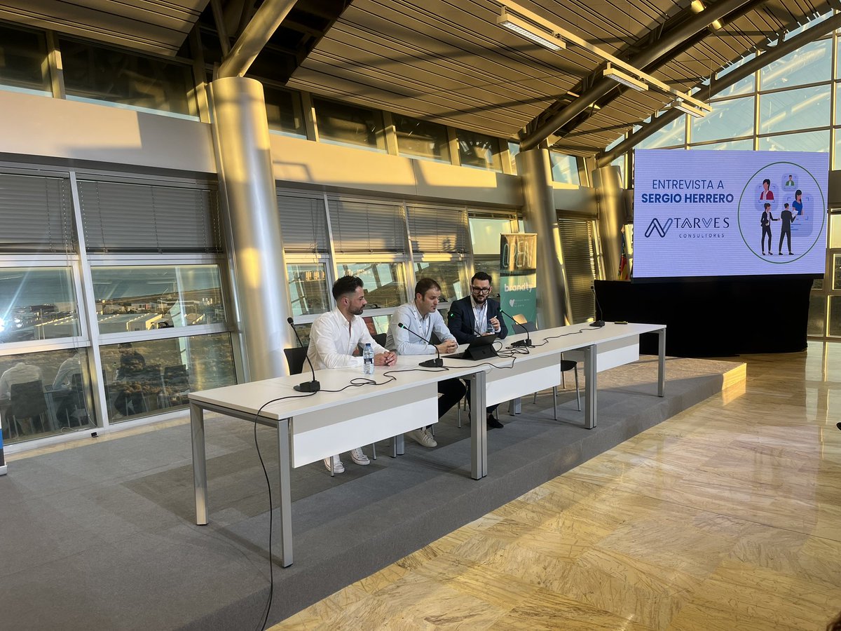 softwariza3's tweet photo. @Ffernandezaznar entrevista a @SERGI0HERRER0 de Tarves consultores para conocer de primera mano el modelo colaborativo entre empresa y despacho profesional

Próximamente en nuestras redes sociales tendremos una entrevista en exclusiva 

#Softwariza3 #GestiónRRHH https://t.co/S1kadnO4Op