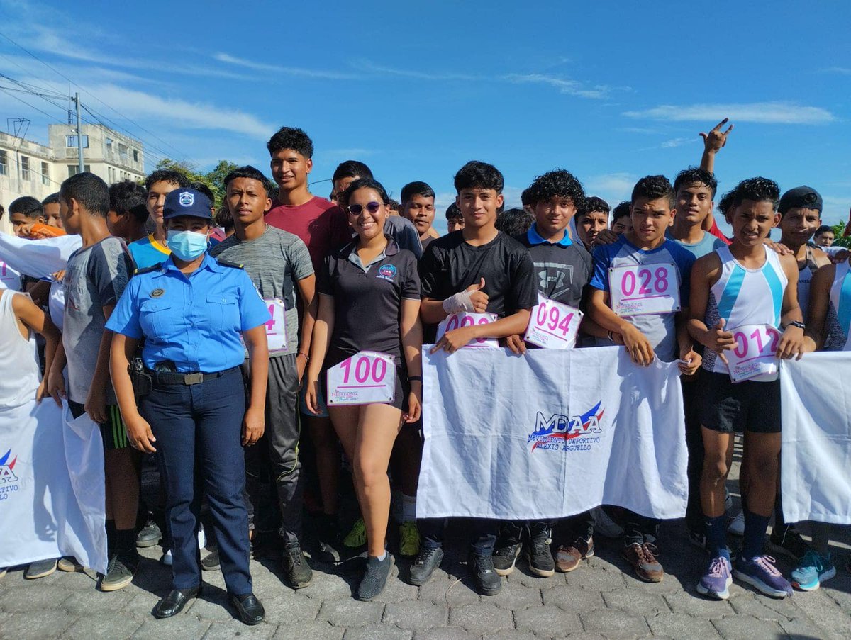 GranadaNica2's tweet photo. #Nicaragua Jóvenes de los distintos barrios de la ciudad de Granada participan en el maratón por la Paz y la Vida, promoviendo esta diciplina para compartir buenos valores con los jóvenes en riesgo.

#UnidosVencemosVenceremos https://t.co/3xL0sAaeUD