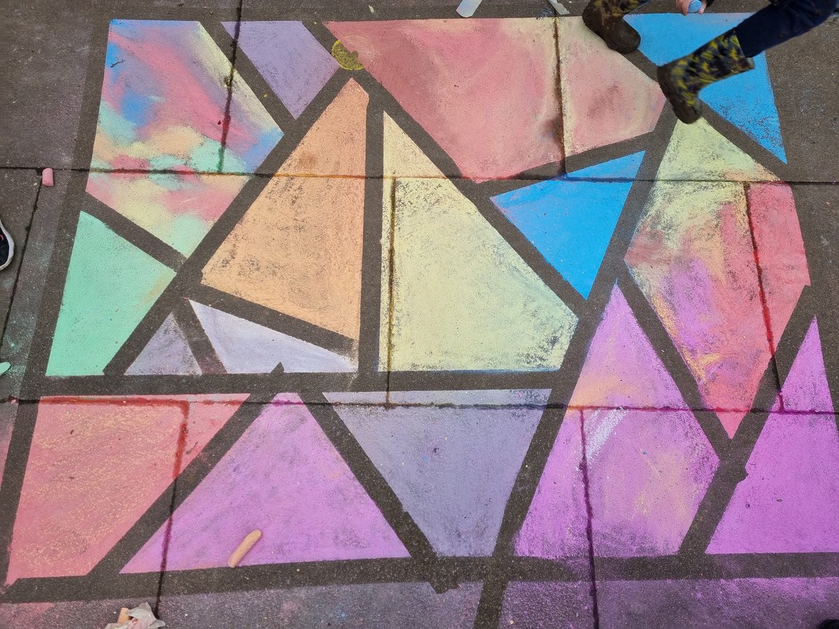 Arts and crafts lunchtime club...
On Thursdays we do chalk art....
Look at this incredible piece of art from Maple Cross children. 
Reception- year 6 worked amazingly well to create this.