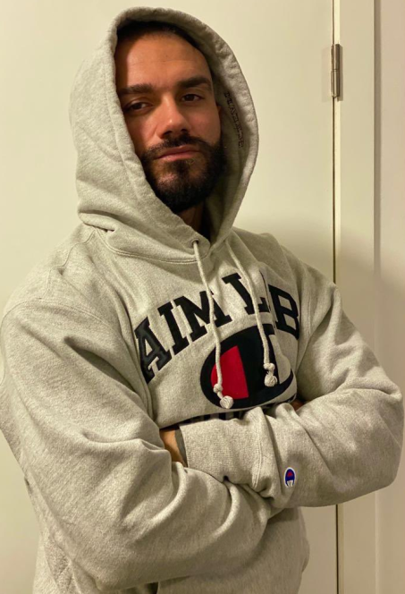 AnonymeLeB's tweet photo. 1/14Bonjour, il semble important d’exposer le comportement de @beasty_pride  streamer valorant qui profite de sa notoriété, gagnée notamment grâce à celle d’un joueur professionnel Valorant,pour aborder un nombre conséquent de femmes de manière ambiguë, insistante, voire déplacée https://t.co/Aes8We7GXY