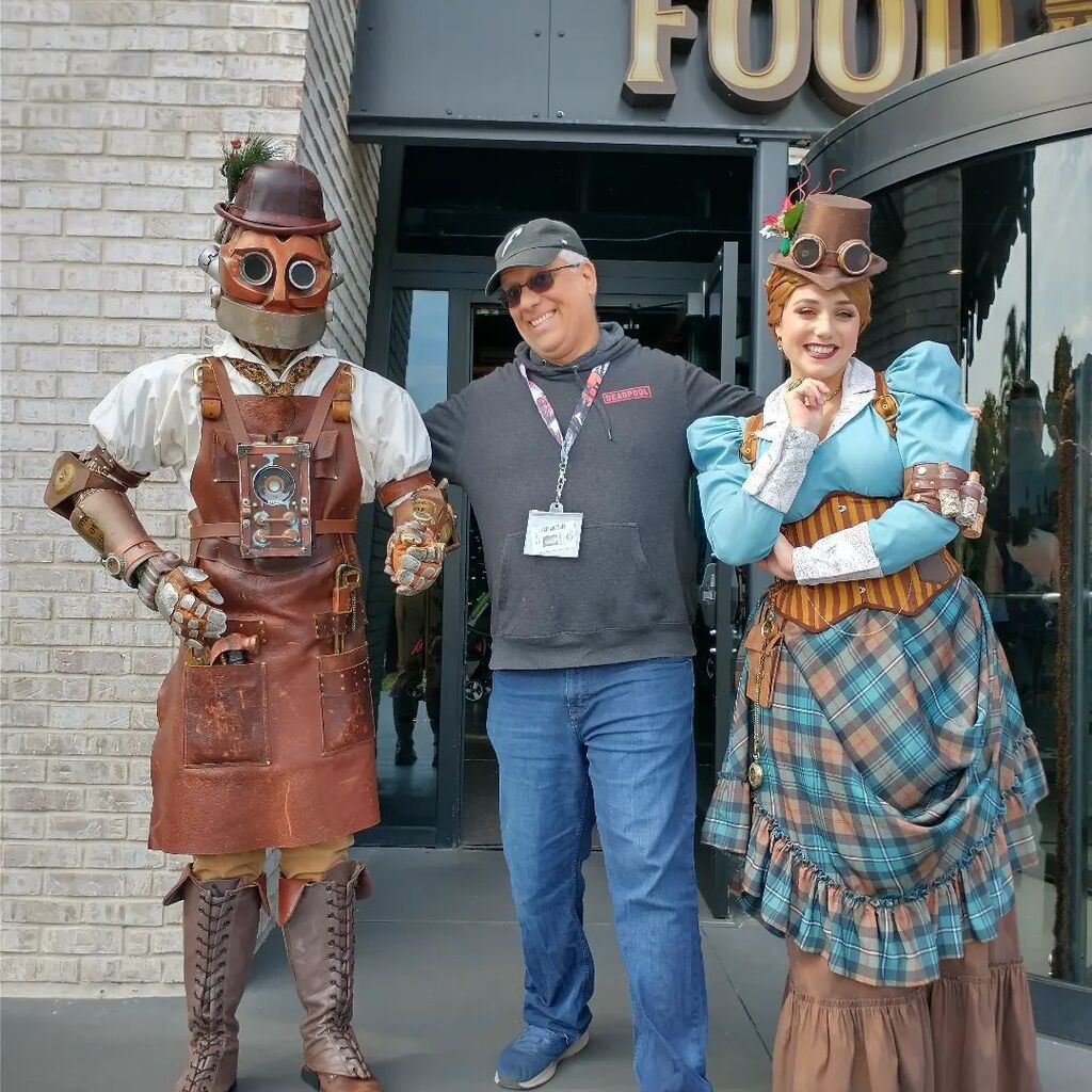 jaycer17's tweet image. My new co-workers. 

#uoteamlife #uoteammember