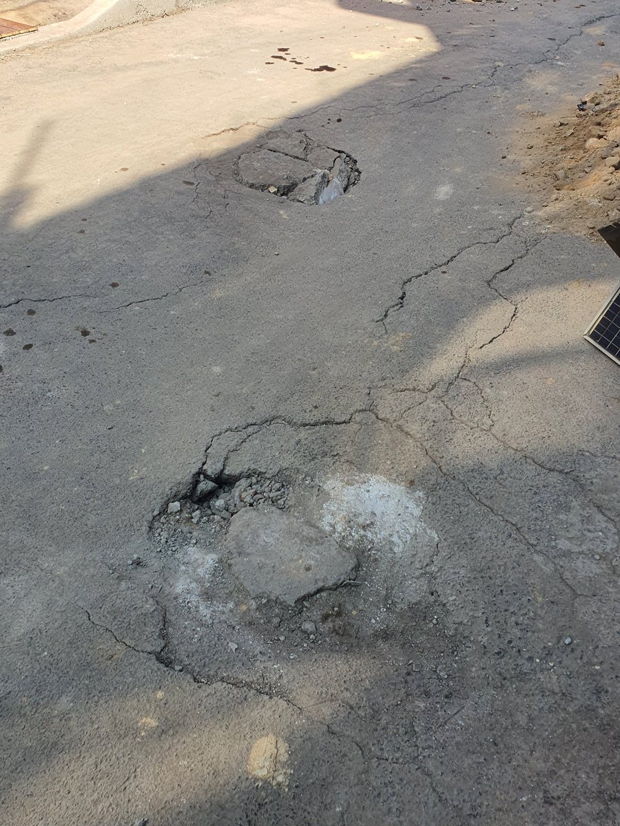 Vet_BILLMAX's tweet photo. @IztacalcoAl @A_QuinteroMX tenemos un reporte de COLADERA SUAC-2208091537459
desde el 9 de AGOSTO que aún no arreglan, porqué no aprovechan de una vez que están cambiando la banqueta para hacerlo?  Sería muy bueno y se ahorrarían dinero y tiempo. @azucenau hablando de coladeras. https://t.co/WXS9Jd68S6