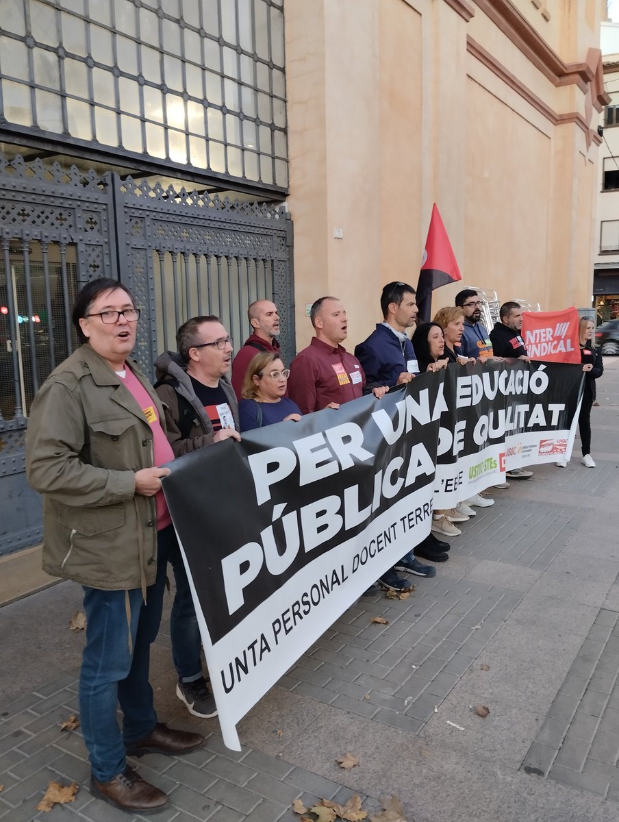 📢Sense negociació, tornem al carrer!

Una #NegociacióRealJa implica propostes per ara, no potsers, possibles o futuribles🙅🏾‍♀️