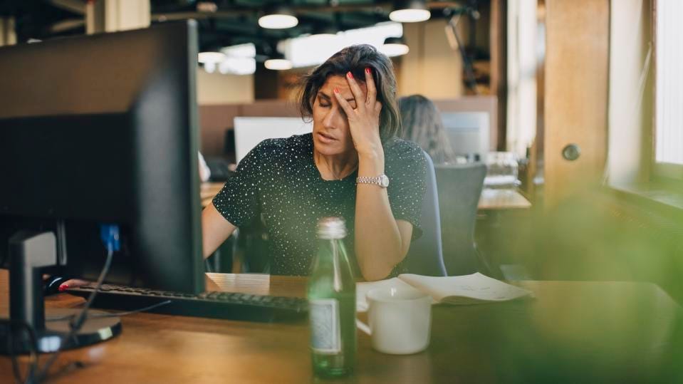 Being a student can sometimes seem like a full time job, where it is normal to feel a sense of burnout. Here are some tips from <a href="/Forbes/">Forbes</a> that help you recognize signs of burn out as well as how to treat them so you can finish your semester strong! 📚💪🏻 forbes.com/health/mind/si…