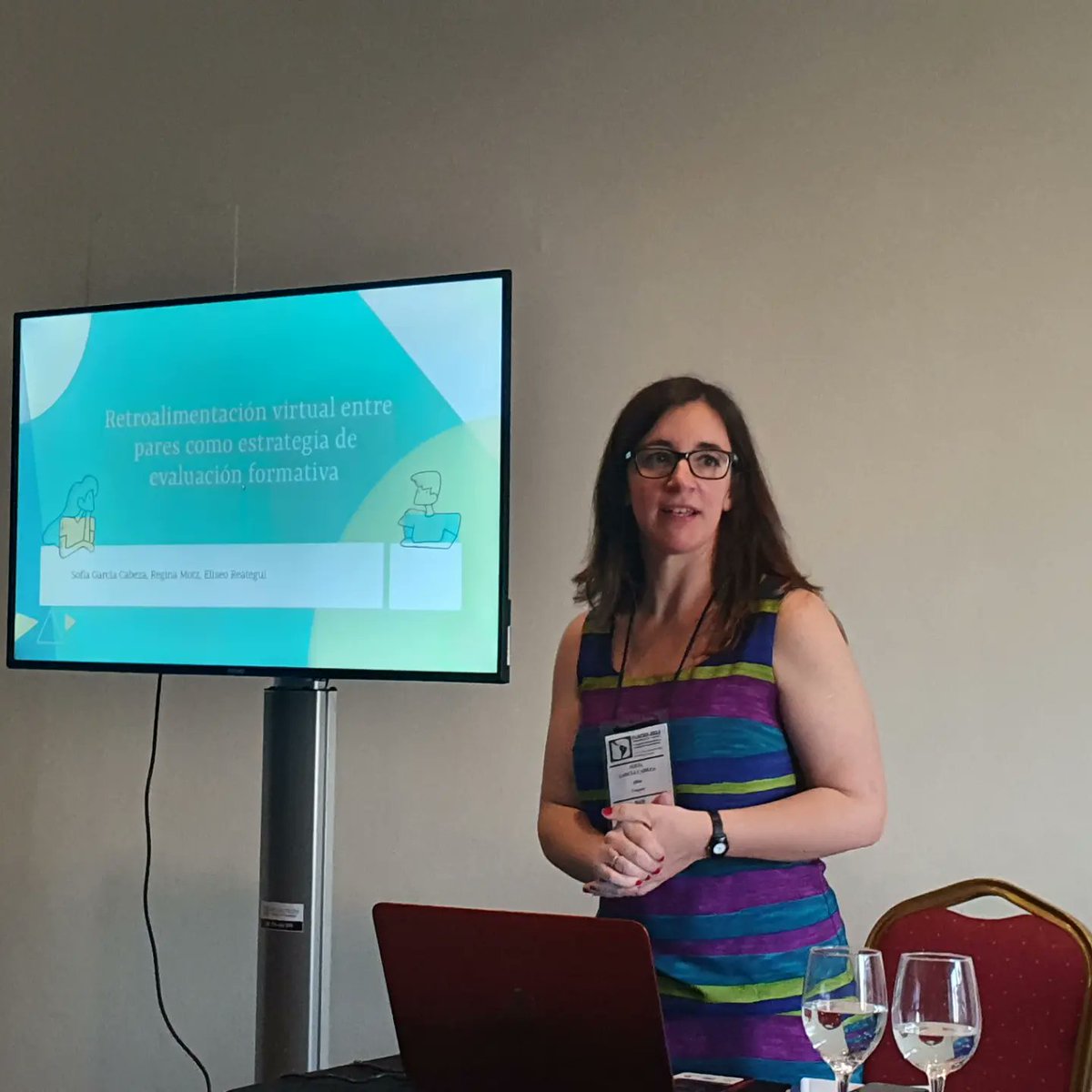 logobotUY's tweet photo. Presentación de la ponencia
RETROALIMENTACIÓN ENTRE PARES COMO ESTRATEGIA DE EVALUACIÓN FORMATIVA DESDE LA PERSPECTIVA DE LAS PERSONAS PARTICIPANTES, por Sofía García Cabeza, en el #VCongresoFLACSO 
@FLACSOUruguay @sofigarcia1983 https://t.co/1Cjr1FWWmz