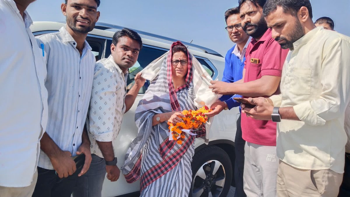 RAMESH CHAND VERMA पंचायत शिक्षक block Adhyax (@rameshc27611479) on Twitter photo <a href="/KarwasaraKavara/">KAVARA RAM Karwasara</a> <a href="/ashokgehlot51/">Ashok Gehlot</a> #संविदाकर्मियों_मांगे_नियमितीकरण
#संविदाकर्मियों_मांगे_नियमितीकरण <a href="/KarwasaraKavara/">KAVARA RAM Karwasara</a> <a href="/ashokgehlot51/">Ashok Gehlot</a> #संविदाकर्मियों_मांगे_नियमितीकरण
#संविदाकर्मियों_मांगे_नियमितीकरण