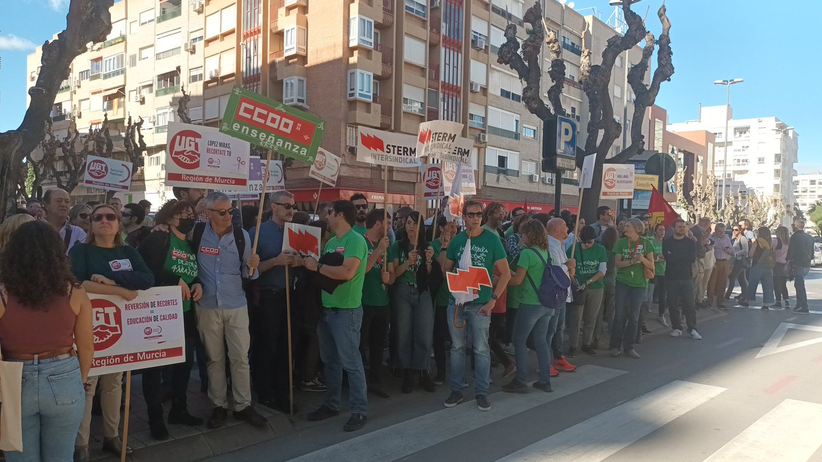 En San Esteban luchando juntas por la #EscuelaPública 💚💪
#EducaciónPúblicadeTodasyParaTodas