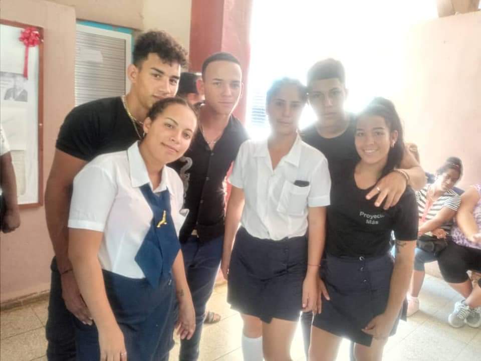 EPRaulCorrales_'s tweet photo. Muchas felicidades a todos los estudiantes de la #EPRaulCorrales en #CiegodeAvila en su día internacional. Ustedes son el futuro, ustedes cuentan. Con #LatirAvileño festejamos. La #FEEMdeCUBA de fiesta. #CubaMined @IzquierdoAlons1 @CalderonPineiro @CubaMined @yuslayvis https://t.co/8ka0kEuGfU