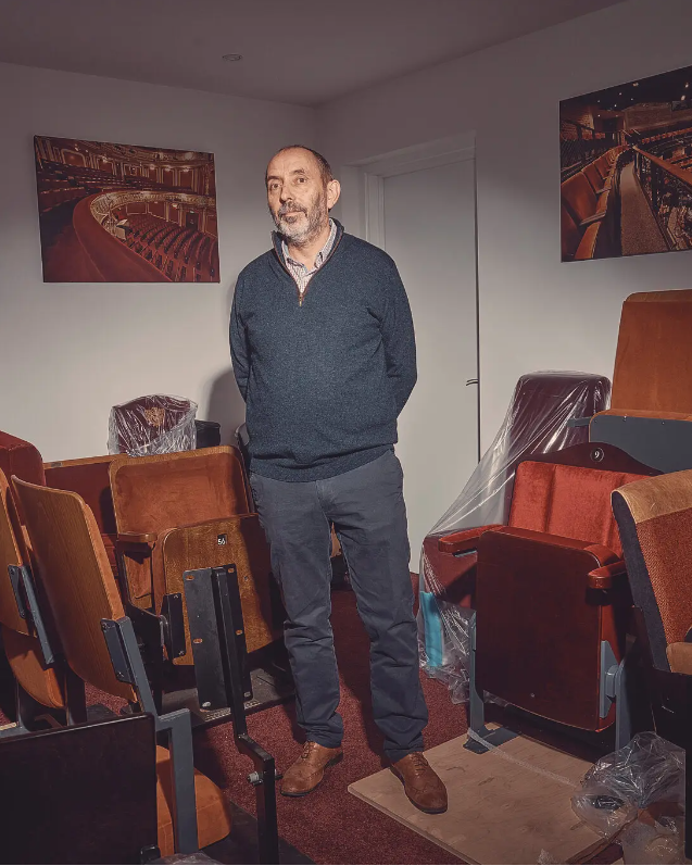 Kirwin & Simpson Seating tweet media