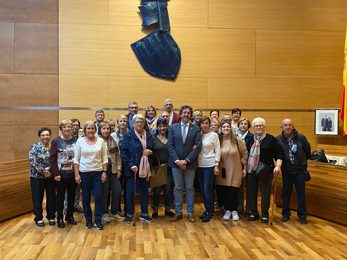 PSPV_Diputacio's tweet photo. El programa #AçòÉsLaDipu esta setmana ha acostat als veins i veïnes de #Beneixida #Bicorp #RealDeGandia #Miramar #CastellóDeRugat a @La_Beneficencia on han conegut la magnífica sala neobizantina Alfons el Magnànim i el Palau de la Batlia @dipvalencia i el ric patrimoni que conté. https://t.co/sWbBWAct8N