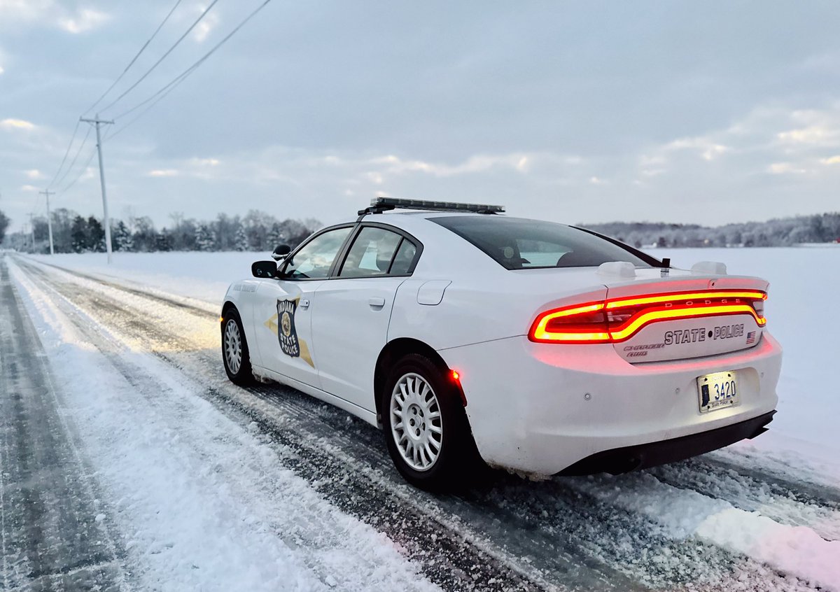ISPBremen's tweet image. Brief road report for northeast St. Joseph County:

❄️County roads slick to very slick
❄️SR 23 from state line south to Granger some slush and some built up ice. @INDOTNorthwest #YellowTrucks working on it now
❄️@IndianaTollRoad mostly clear, some built up tire ice in spots