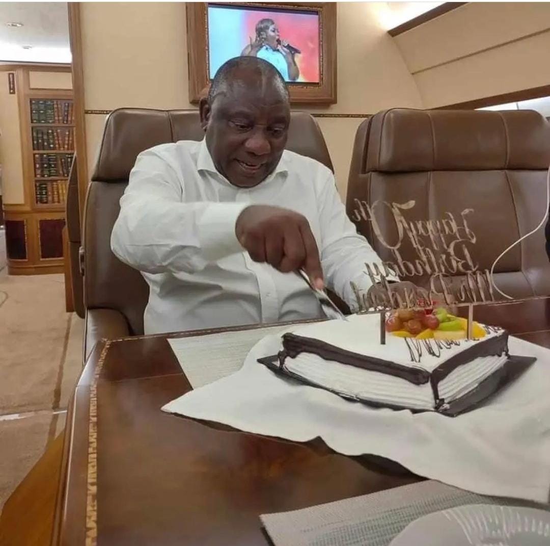 SimBakes's tweet photo. Happy Birthday Mr President Marah!! next time please Check with SIM BAKES for a nicer cake. We understand though it was a surprise. #Ramaphosa70 https://t.co/vRgonTLgTJ