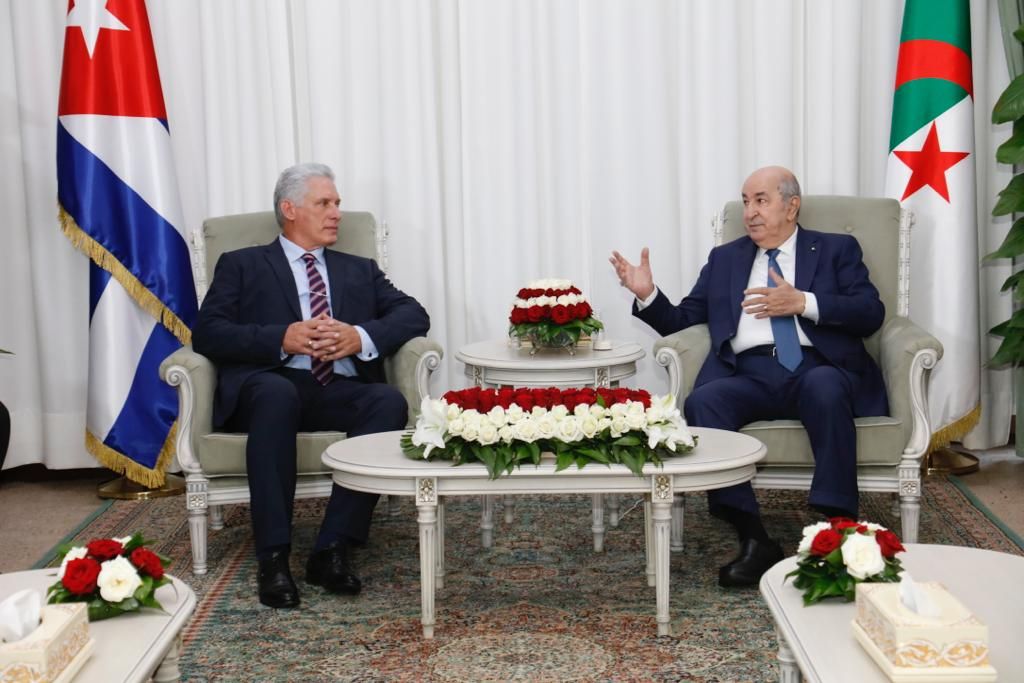 BrunoRguezP's tweet photo. En conversaciones oficiales, los presidentes @DiazCanelB y @TebbouneAmadjid destacaron los vínculos históricos de amistad y cooperación entre #Argelia y #Cuba. Confirmaron las potencialidades existentes para impulsar la colaboración bilateral en esferas de interés mutuo 🇩🇿🇨🇺. https://t.co/vU1vJoqk6W