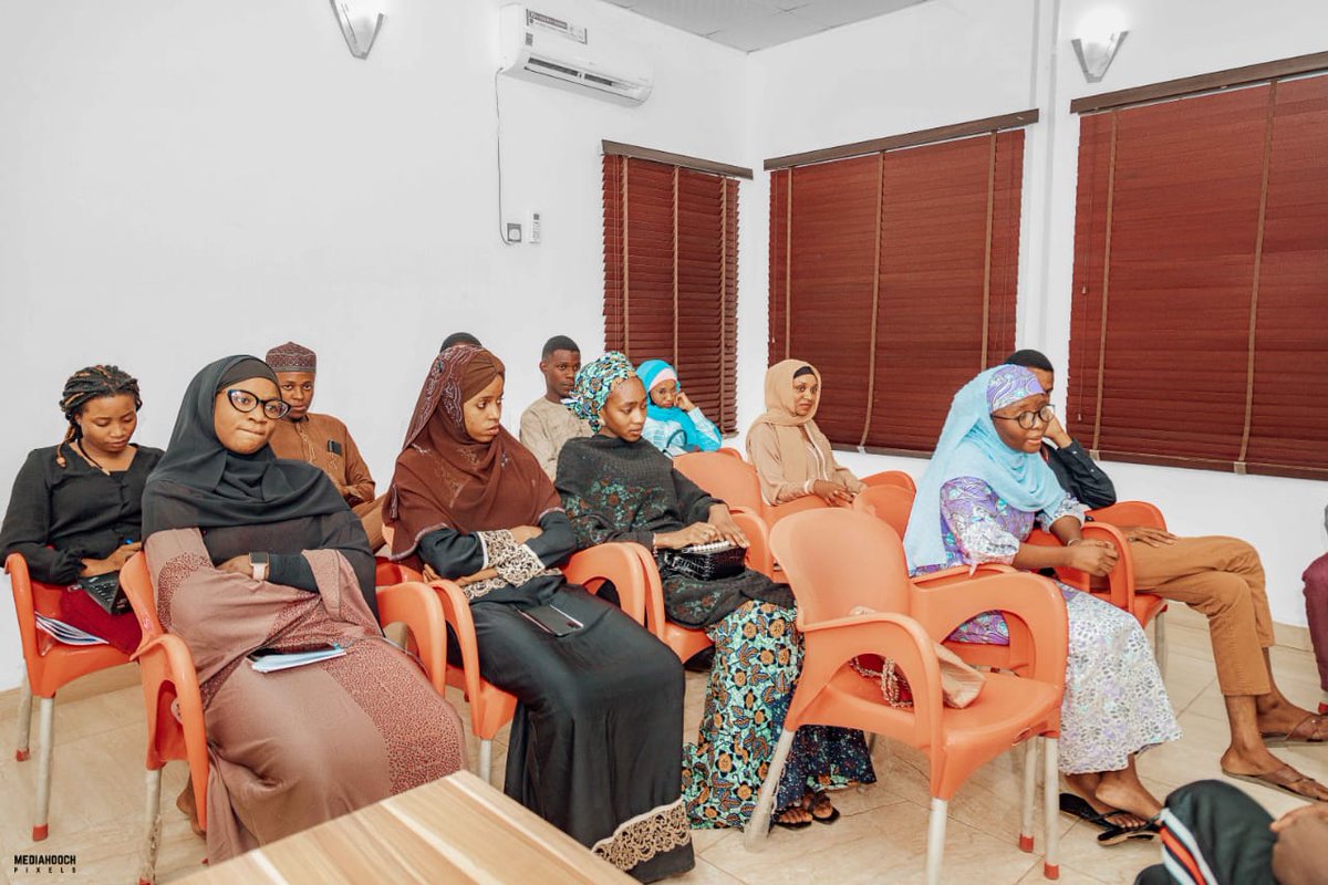 MediaHooch's tweet photo. We had a total of 8 members from the Tech&amp;Biz community who were sponsored for the public speaking masterclass and the journey so far is advancing. Kudos to all the facilitators and participants. #PublicSpeaking #personalgrowth https://t.co/VfSqZdHA39