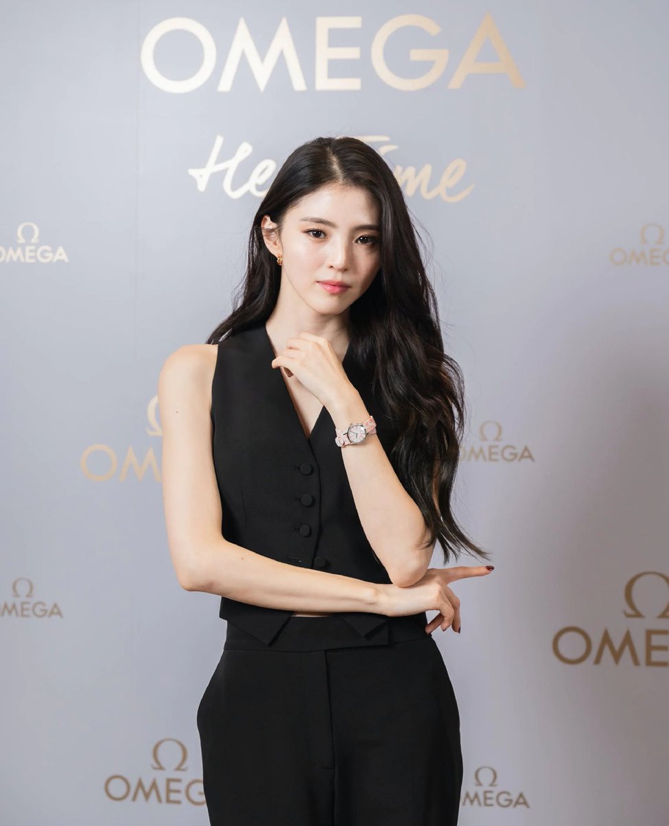 itzyryujin_11's tweet photo. @awcyven The world of the married  #HanSohee #hansoheeday #이소희 https://t.co/TyF9HYYoaO