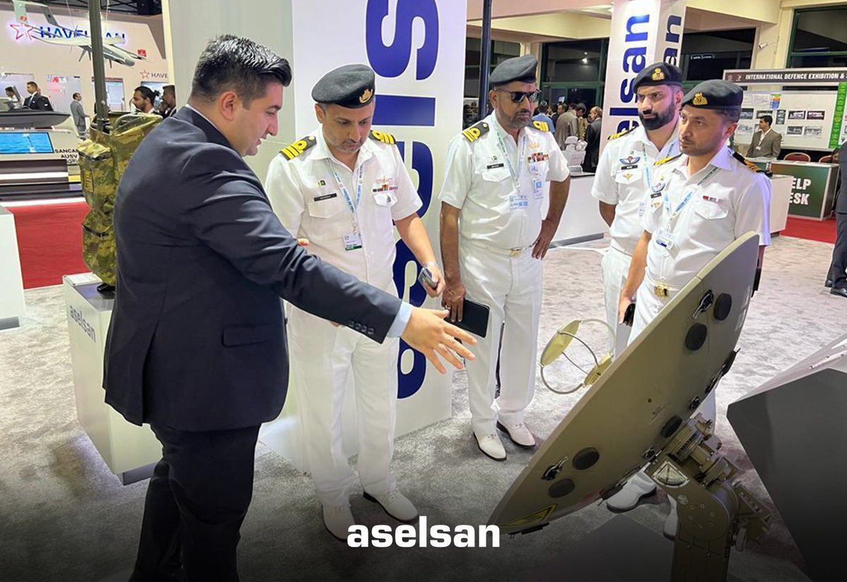 aselsan's tweet image. Karaçi, Pakistan&apos;da düzenlenen IDEAS Fuarı&apos;nda standımızı ziyaret eden heyetlere yeni nesil çözümlerimizi tanıtıyoruz.

We are presenting our latest technologies to the delegations visiting our booth at IDEAS Exhibition, Karachi Pakistan.

#IDEAS2022