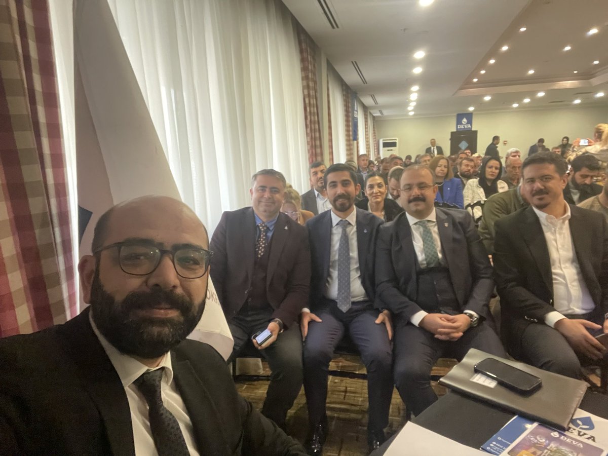 mujdeci_melik's tweet photo. Genel Başkan Yardımcılarımız @nazlisedavural ve Selma Aliye Kavaf ile Diyarbakır İl Başkanlığı’nın ev sahipliğinde Güneydoğu Bölgesel Eğitim Ve Değerlendirme Toplantısı’ndayız. @devapartisi @alibabacan https://t.co/5rsesHcqa2