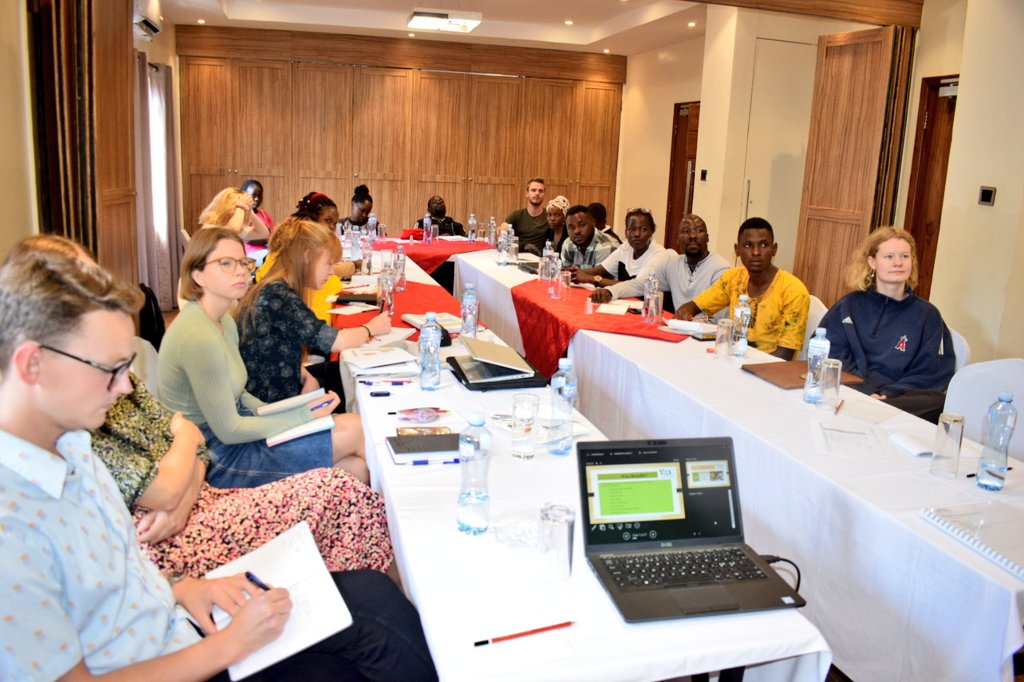 e_foundationUg's tweet photo. #Throwback : @moses_musanzi, one of our volunteers doing a presentation about our mother organization @YouthLivelihoo1 to @DanishMFA and DUF delegates about the work done as organizations. 

#EmitiEmitoFoundation https://t.co/8kbg076fRg
