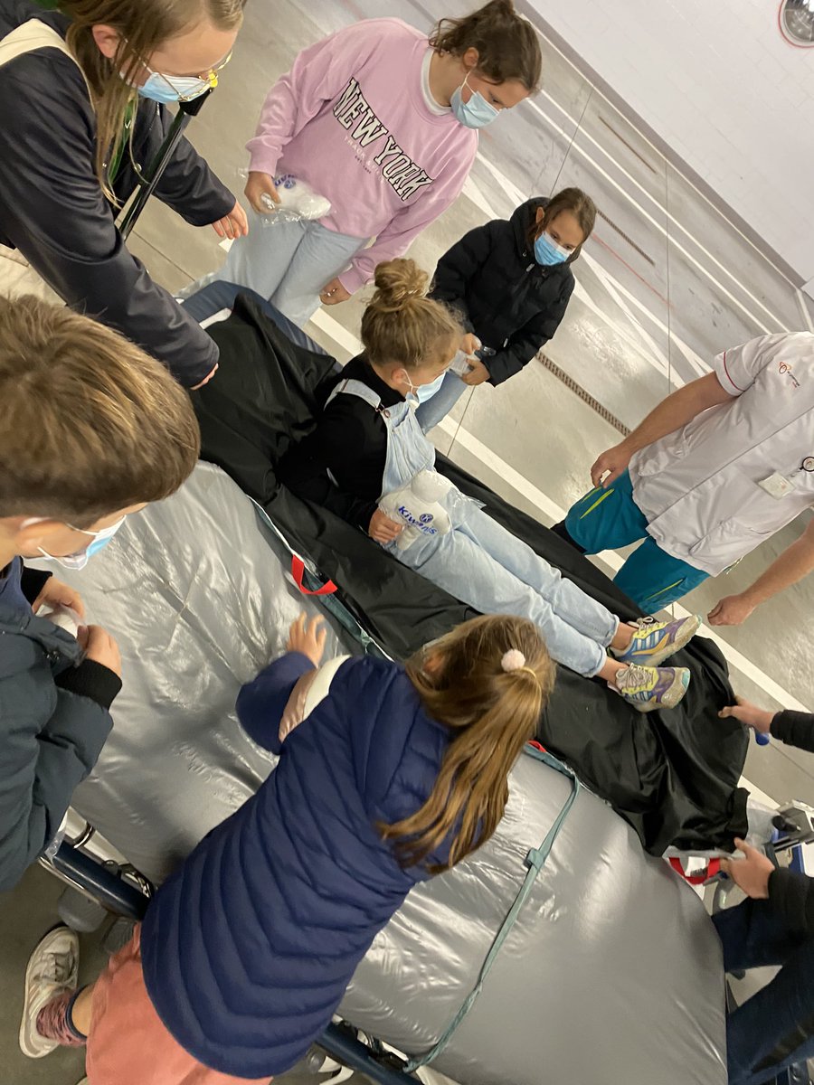 Lien Lapiere (@lienlapiere) on Twitter photo #KinderPraad on tour part 2: <a href="/kareldecaluwe/">kareldecaluwe</a> zorgde voor een onvergetelijke rondleiding op #spoedopname <a href="/azgroeninge/">az groeninge</a>. Jeugdig enthousiasme met een kritische blik #samenbeterworden #patientenparticipatie #KinderPraad on tour part 2: <a href="/kareldecaluwe/">kareldecaluwe</a> zorgde voor een onvergetelijke rondleiding op #spoedopname <a href="/azgroeninge/">az groeninge</a>. Jeugdig enthousiasme met een kritische blik #samenbeterworden #patientenparticipatie