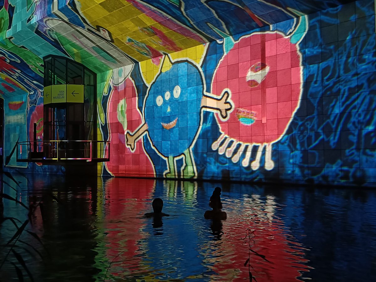 johelm01's tweet image. Glow-dip in de dommel.