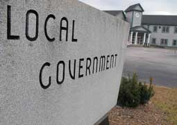 ChairCles's tweet photo. Speaking: Mpahathesithe Mkhize on the topic of "Small Municipalities Continue to Struggle to Effectively Deliver Basic Services in the KwaZulu Natal Province, South Africa" currently discussing the performance of municipalities in SA as per the Auditor General (2022) report. https://t.co/f3KF2CZR0U