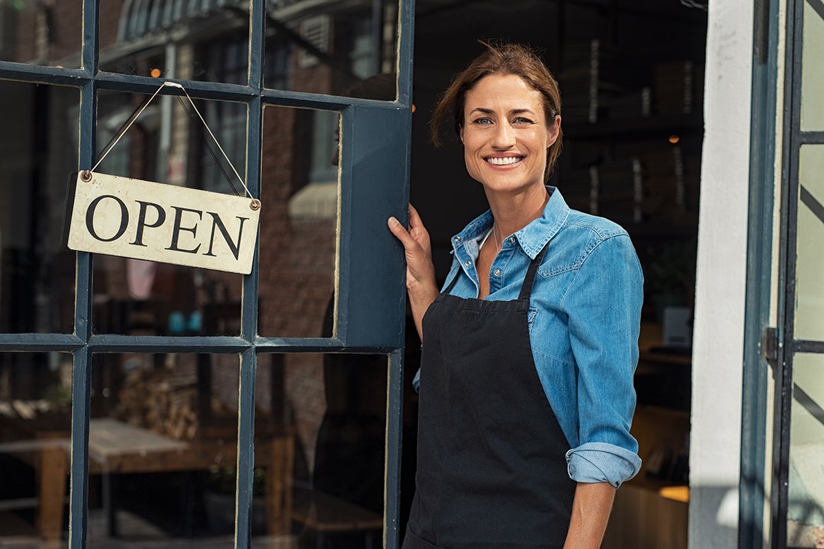 How can businesses provide access to people with disabilities? They can begin by opening their doors, literally. Accessible doors welcome everyone – and they’re required by law. Learn more about the specifics: adata.org/factsheet/open… #ADA #Accessibility #OpeningDoors