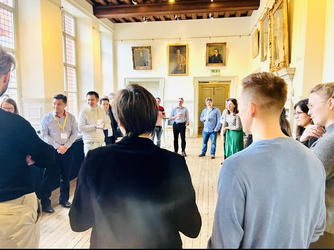 efuturesuk's tweet photo. This talented cohort of researchers and technologists travelled from across the UK to the beautiful setting of London's @RGS_IBG to explore #designthinking and creativity at #eFH22 👏💡@pgeorgiou_ic @rogerwoods1 @EPSRC #emergingtechnologies https://t.co/DNCc4qmUL4