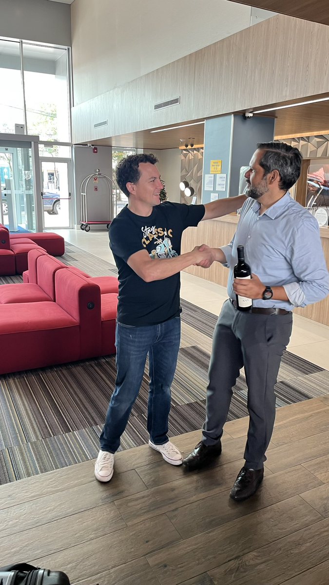 Manu Benítez Codas tweet media