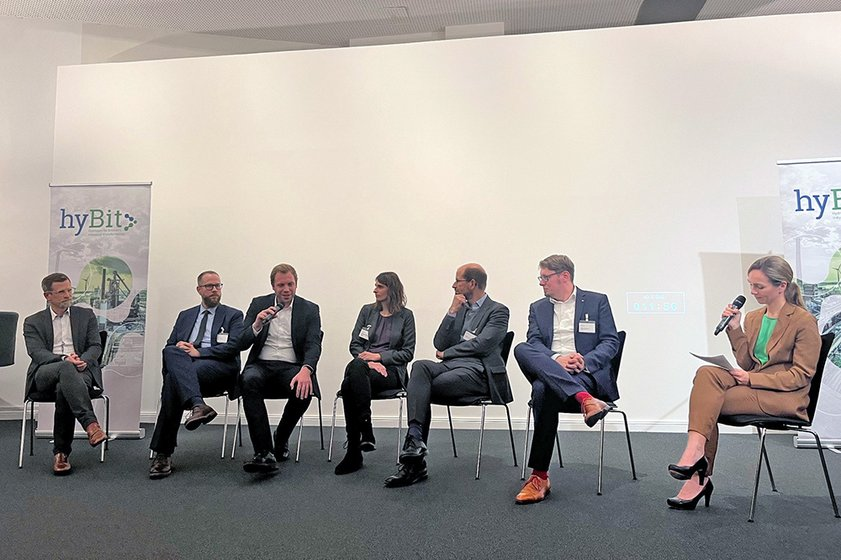 Wupperinst's tweet photo. Start des Großforschungsprojekt "#hyBit – Hydrogen for #Bremen's Industrial Transformation – ein Initialimpuls für die Entwicklung einer norddeutschen #Wasserstoff-Ökonomie" 
Team-@Wupperinst freut sich auf die Zusammenarbeit mit den Verbundpartnern!
https://t.co/NgMr5PE3DC https://t.co/Sq61Xhgqdi