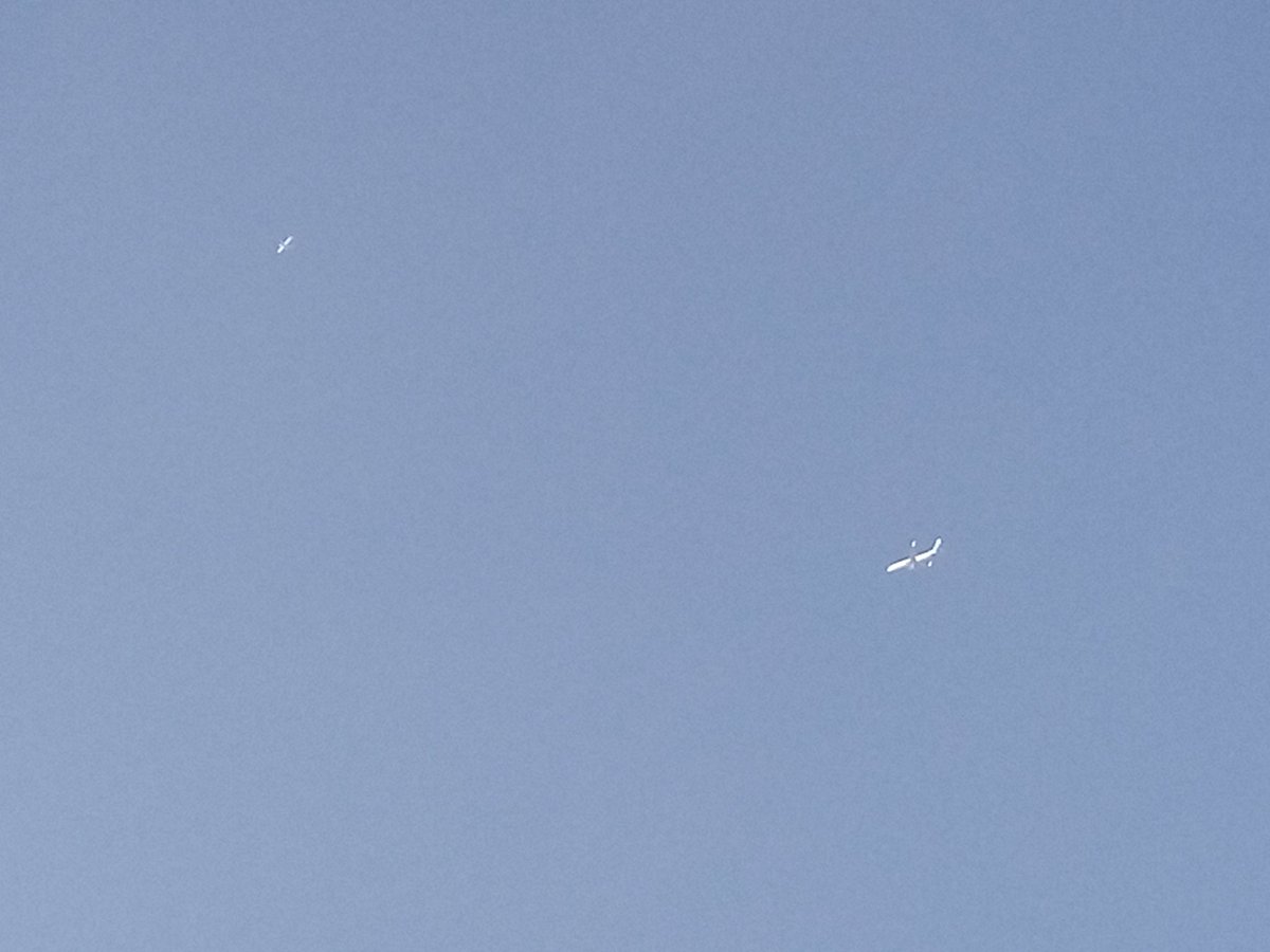 TahoorNaik's tweet photo. Hello Stranger 
Flight #VSV5236 #Phuket to #Almaty diverted to #Lahore #OPLA #UPB3733 #B7378 #Uniqueflights 
Notice #AIC183 in the background
2 in 1 picture 
@flightradar24 https://t.co/k8bvif8WlE