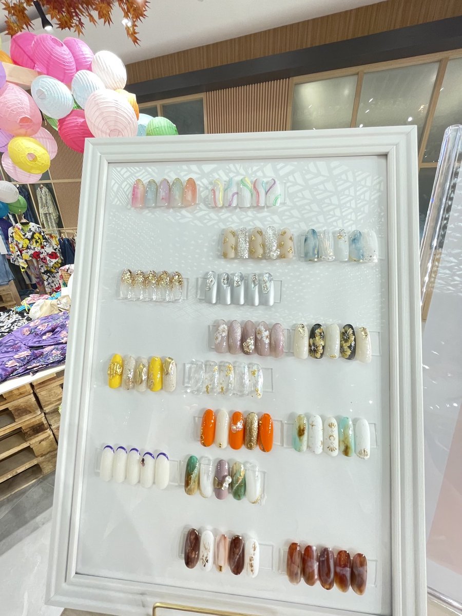 JBEAUTY_Resort's tweet photo. Some of J BEAUTY Resort pop-up exhibitors
▶︎Kelly
Kelly is the nail salon from Hiroshima. 
We provide you luxuary room for nail treatment
▶︎New deal
3rd  prize of eyelash grand championship! 
Specialist for eyelash from Hokkaido!
#malaysia #pinnaclemall #jbeautyresort https://t.co/OK9cpSEicm