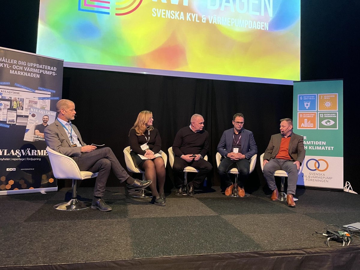 Ett av många inslag under Svenska Kyl &amp; Värmepumpdagen på Kistamässan. Nulägesanalys och framtidsspaning kring komponentbrist tillsammans med företrädare från fyra olika branschled, från tillverkare till fastighetsägare.