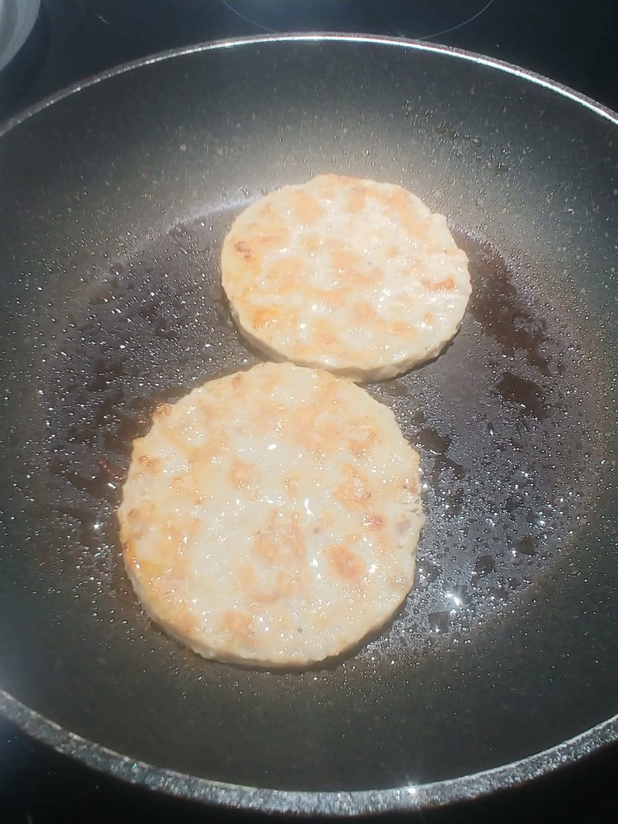 RobMeekel's tweet photo. #StuffMart pork sausage patties. https://t.co/hqR8nNvRwa