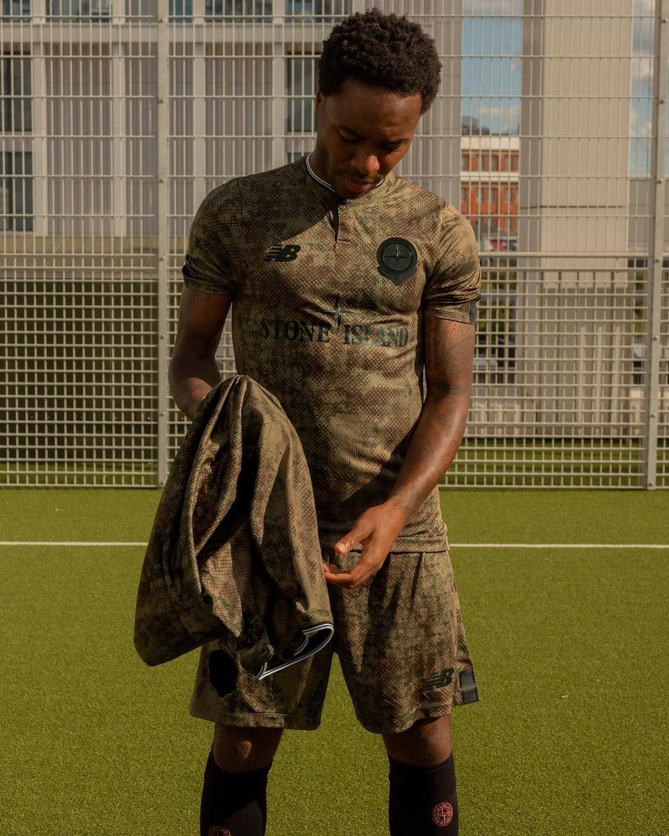 SurpriseShirts's tweet photo. New Balance have just announced they’re collaborating with Stone Island to release this kit and boots. New Balance athletes Raheem Sterling and Bukayo Saka will wear the boots during the World Cup!🏴󠁧󠁢󠁥󠁮󠁧󠁿

#GetTheBadgeIn https://t.co/HVcDd7DXye