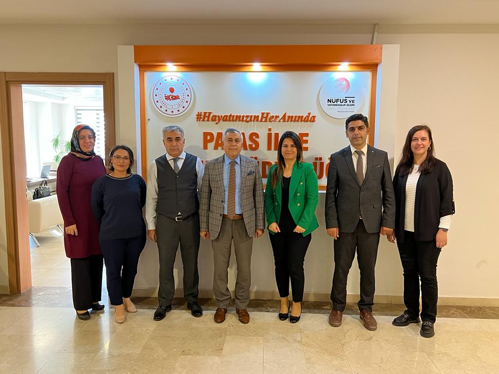 PayasNufus's tweet photo. Sayın İl Müdürümüz Nazmi ÇİÇEK denetim için Müdürlüğümüze teşrif ettiler, Nüfus iş ve işlemleri ile ilgili değerlendirmelerde bulundular, ilgi ve alakalarından dolayı kendilerine teşekkür ederiz. https://t.co/3D1tPrrzPT