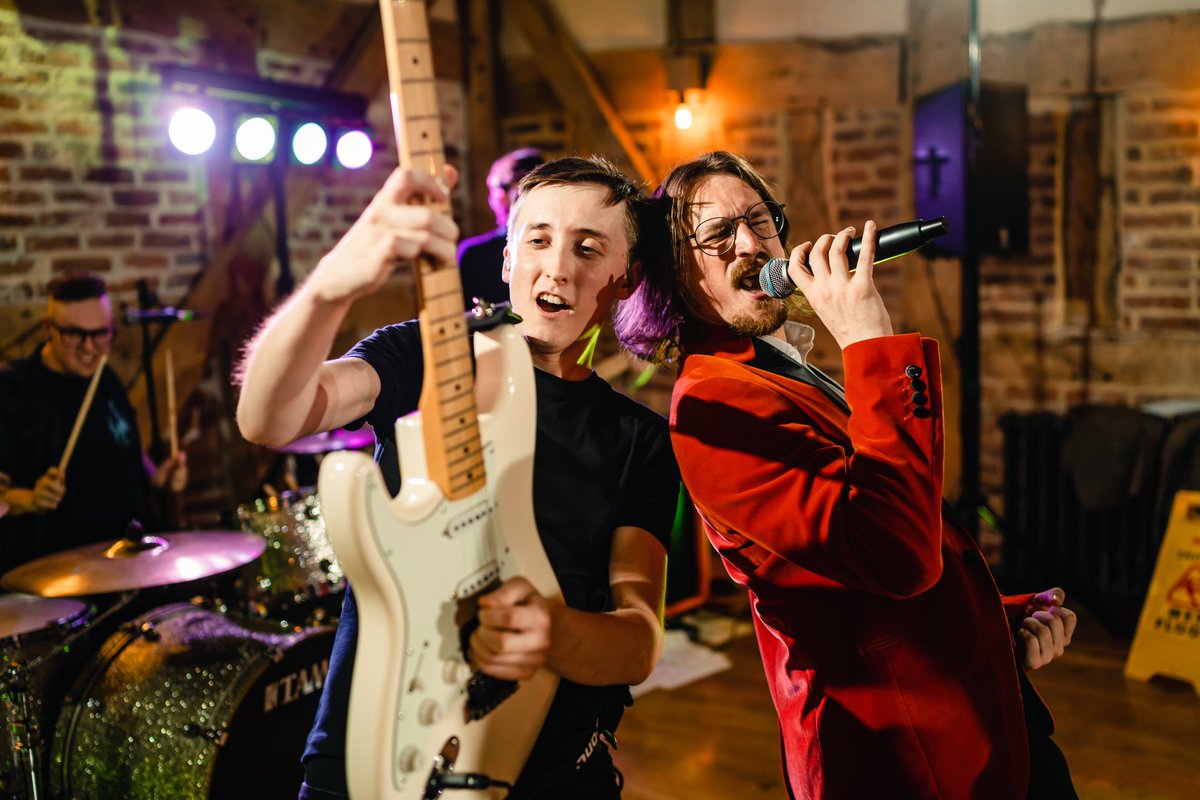 THIS WEEKEND!!
Friday night we return to the awesome <a href="/albertloveslive/">Albert's Shed</a> in Shrewsbury. 

Saturday we play the brilliant Shooters Bar in Leominster. 

Who’s coming along this weekend?? 

📸-  Dean Jones Photography
