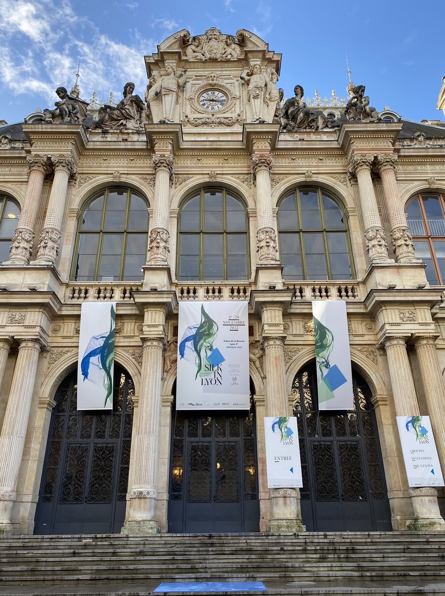 JOUR-J 🙌🏽
Ouvertures des portes pour 4 jours placés sous le signe de la soie !

On vous donne RDV au Palais de la Bourse de Lyon du 17 au 20 novembre ✨

Retrouvez toutes les infos pratiques sur le site internet silkinlyon.com/infos-pratique…