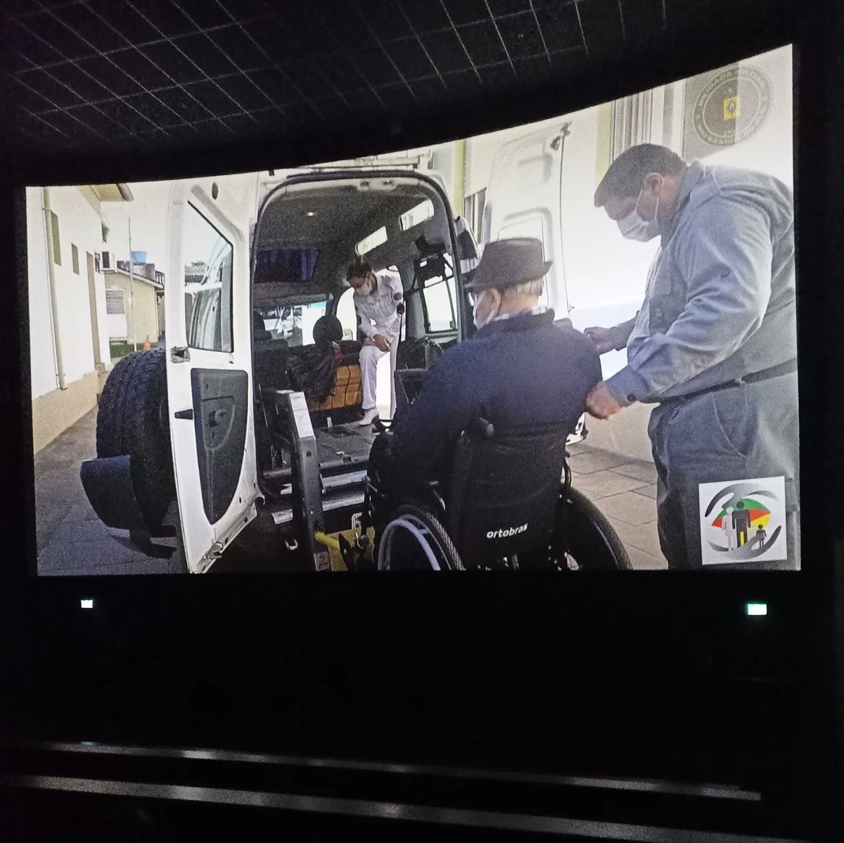 funperacchi's tweet photo. Sala lotada para a 1ª apresentação do filme/documentário "A Saúde da Brigada Militar" uma promoção da Funperacchi em parceria com o Comando da @Brigada_Militar e o Departamento de Saúde @saudebm .

Em breve mais informações. 

#Funperacchi #BrigadaMilitar #SaudedoMilitar https://t.co/Nxxvv1u786