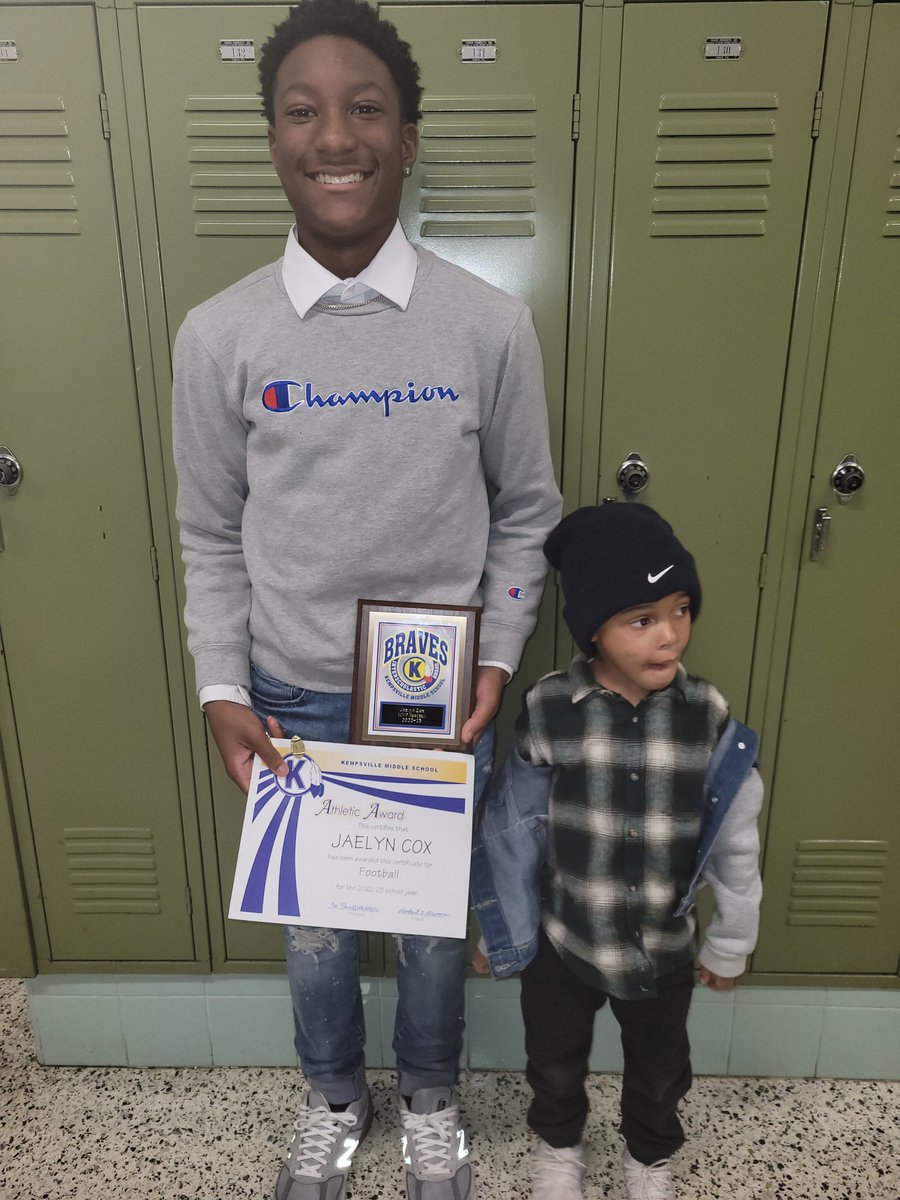 Jaelyn Cox (@GodzCreationJay) on Twitter photo 2022-11-17 13:47:23 Had a minor setback and couldn’t finish the football season, but still came up with MVP💪🏾🔒@TugboatLT34 @KHS_Chiefs @KempsvilleMS @ Had a minor setback and couldn’t finish the football season, but still came up with MVP💪🏾🔒@TugboatLT34 @KHS_Chiefs @KempsvilleMS @