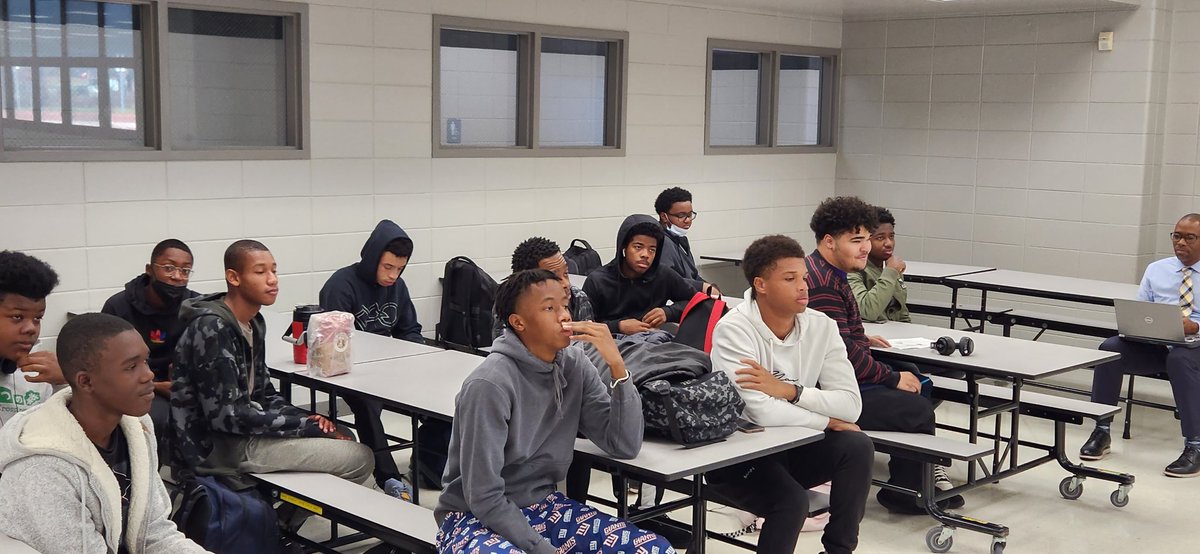 LRHS Alpha Achievers tweet media