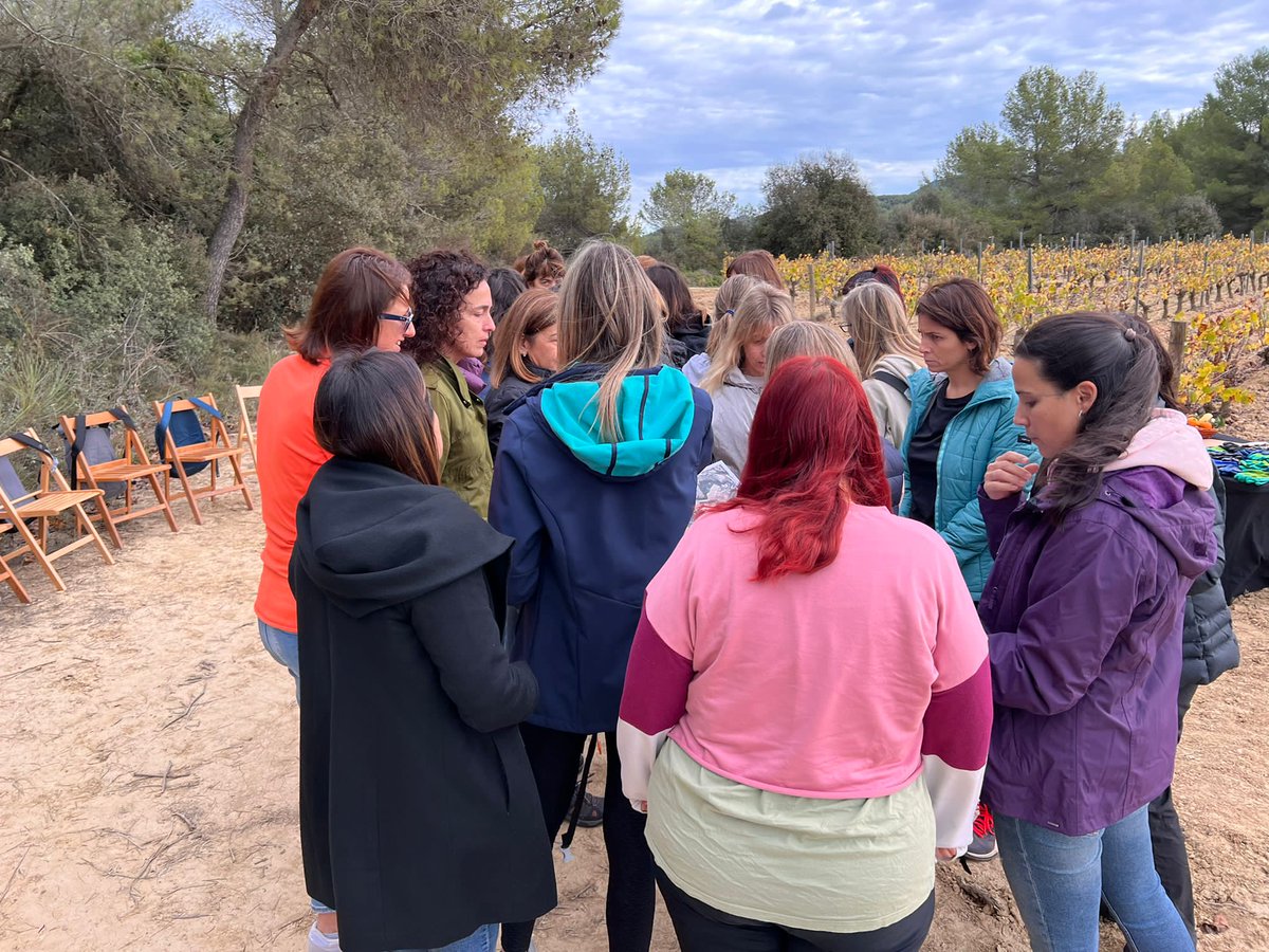 L'#icscat engega la 3a edició del Curs de Lideratge en Femení amb una primera presa de contacte amb 24 dones metgesses de tots els hospitals #icscat, amb l’objectiu de potenciar l’accés de les dones als llocs de cap de servei i secció dels hospitals. #IgualtatICS