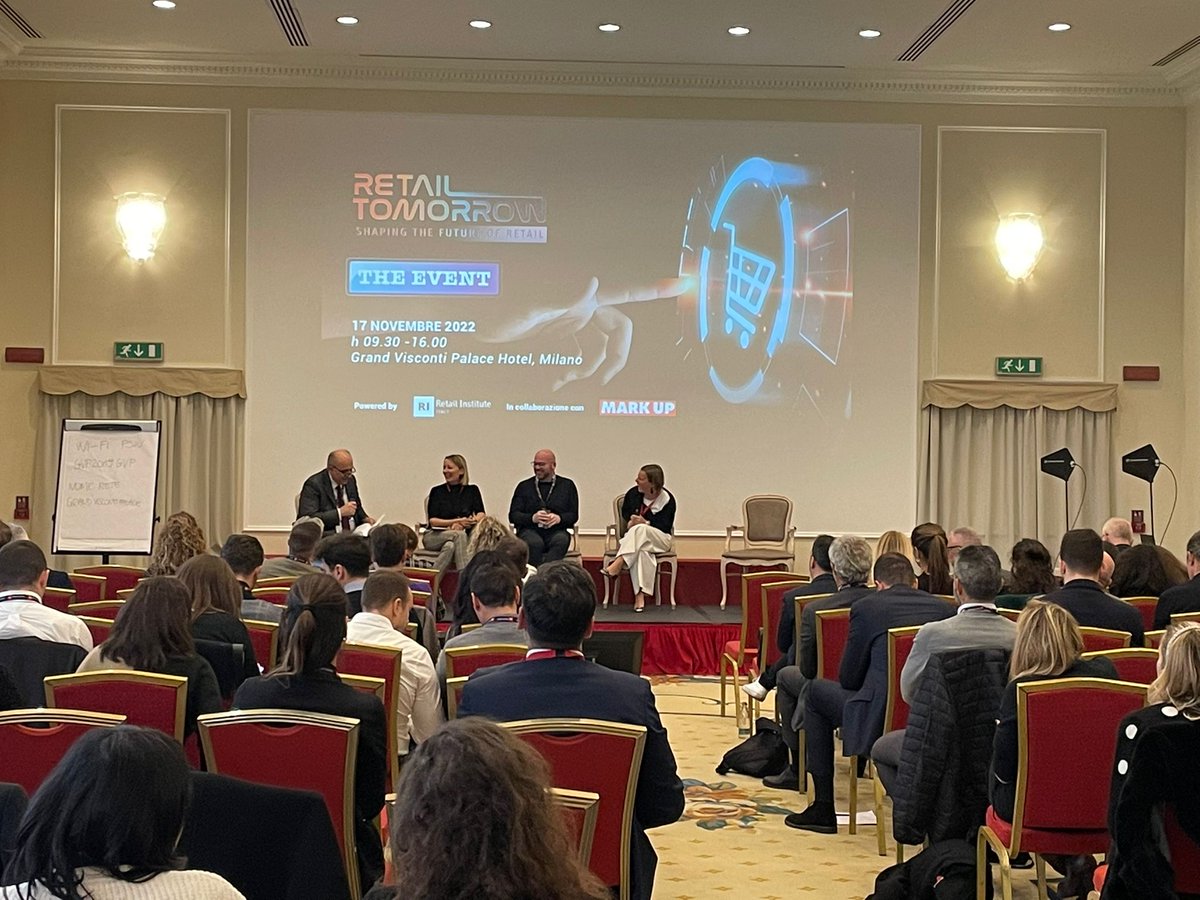 RetaiI_Italy's tweet image. "#metaverso e #nft influenzeranno il futuro dei centri commerciali, che stanno sempre più passando da un approccio one to many ad uno one to one." - Letizia Cantini - @Svicom #RT22