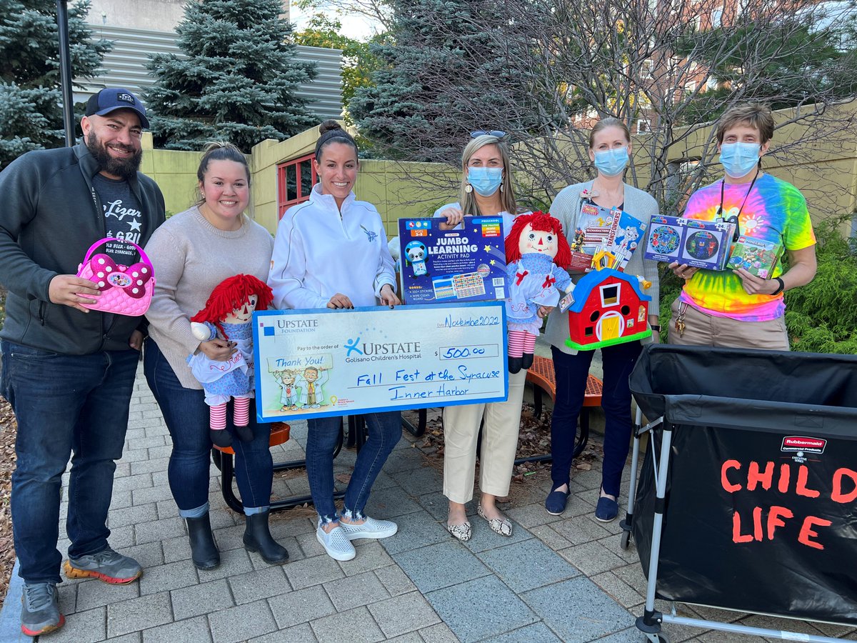 CORCompanies's tweet photo. The COR family, Limp Lizard, and Blueberries &amp; Lace would like to give a big THANK YOU to the public for their generosity, and our local partners! Fall Fest at The Syracuse Inner Harbor was a huge success! 

#giveback #givebackfridays #givebacktothecommunity https://t.co/z42HMxtDmX